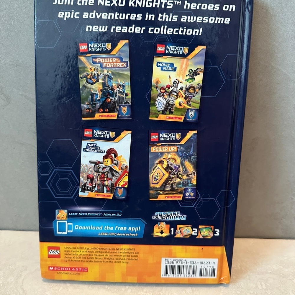 LEGO Nexo Knights Heroes Team Up! Scholastic Reader Collection - Picture 2 of 3